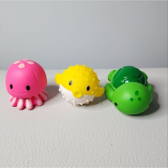 Lot of 3 Munchkin Water Toys Floating Bath Squirters - Picture 3 of 5